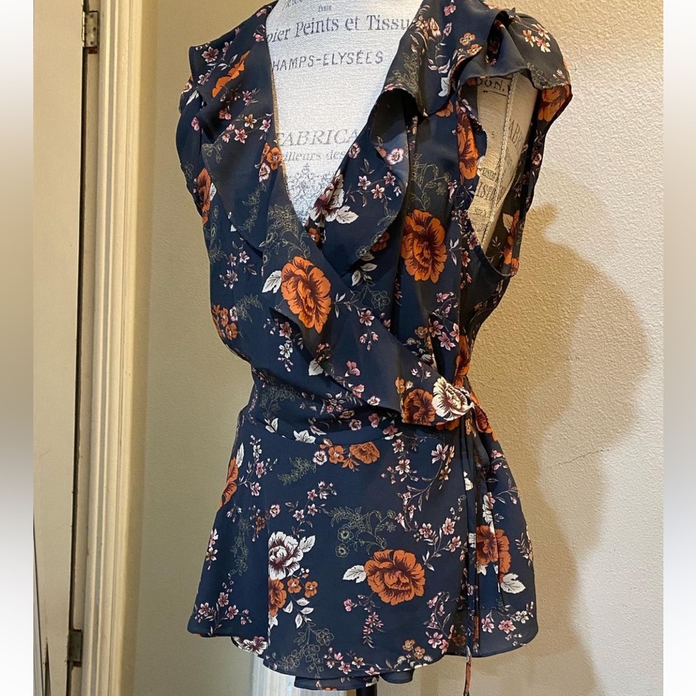 Crossover blouse - Picture 2 of 2
